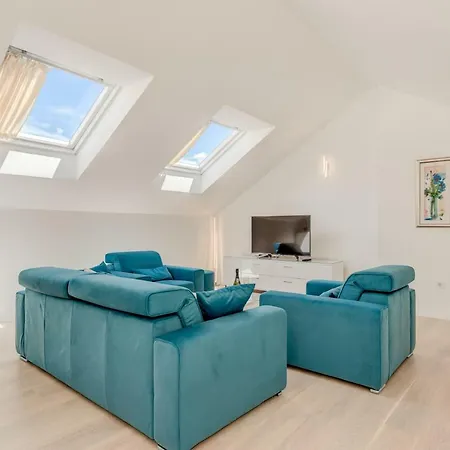 Lägenhet Spacious Family Mm