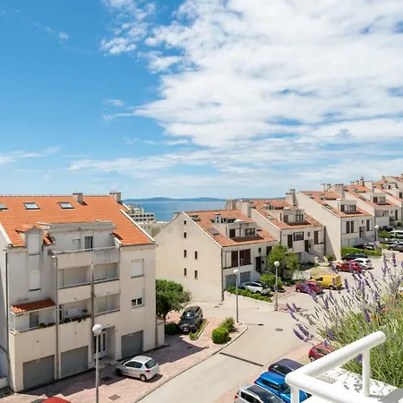 Lägenhet Spacious Family Mm